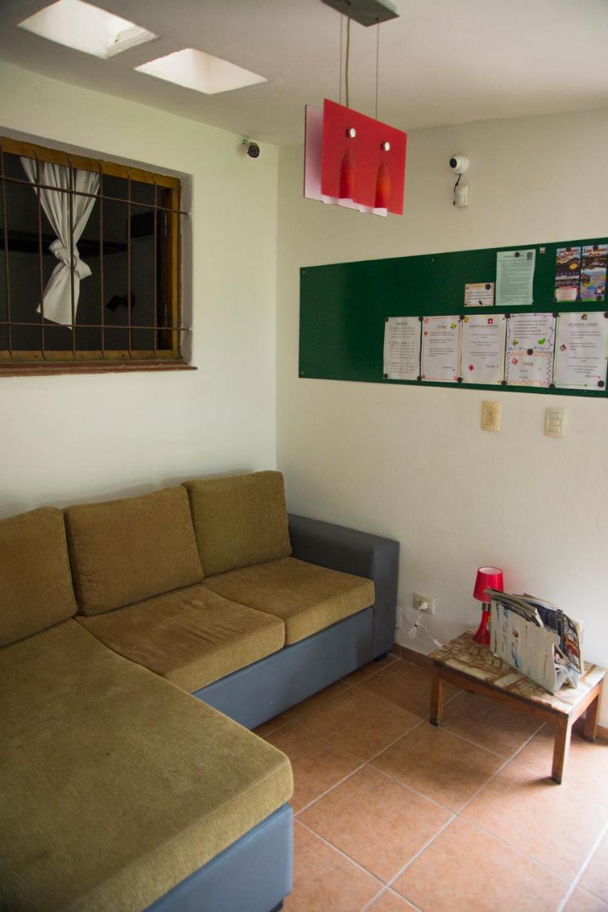 Feliza Hostel Villa Carlos Paz Eksteriør billede